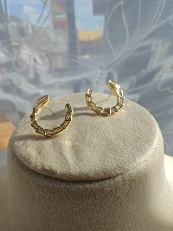 CURVE STONE EARING