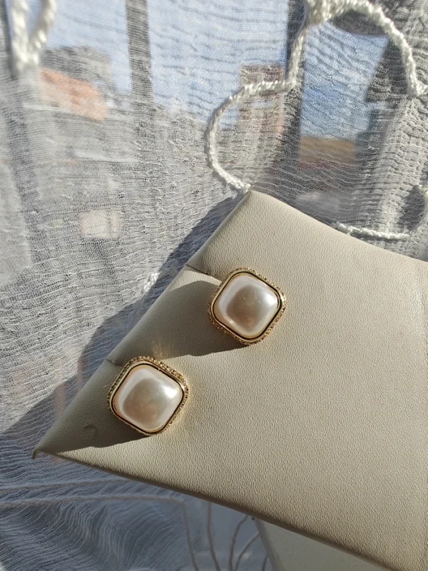 STONE PEARL STUDS GOLD - Image 2