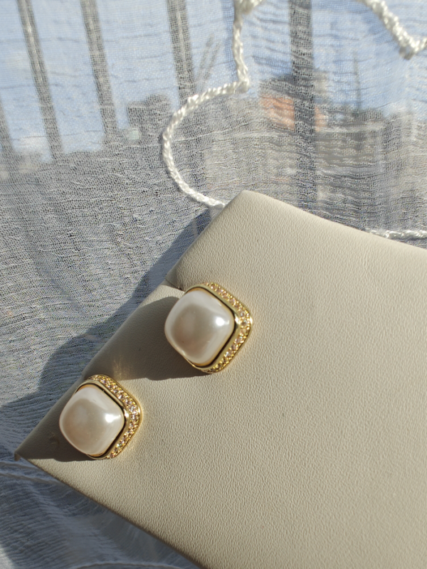 STONE PEARL STUDS GOLD - Image 3
