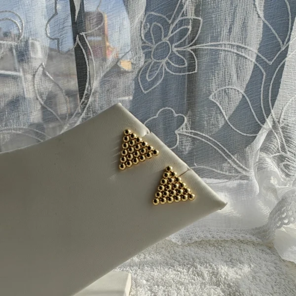 BEADED PYRAMID STUDS