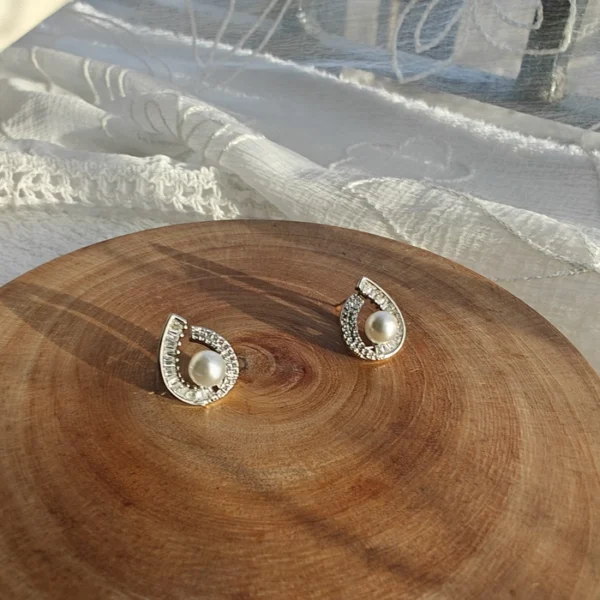 SHELL PEARL STUDS - Image 4