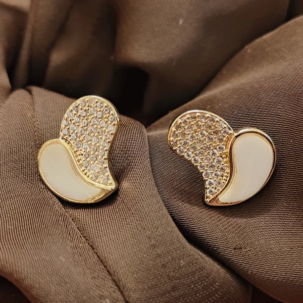 HEART STUDS