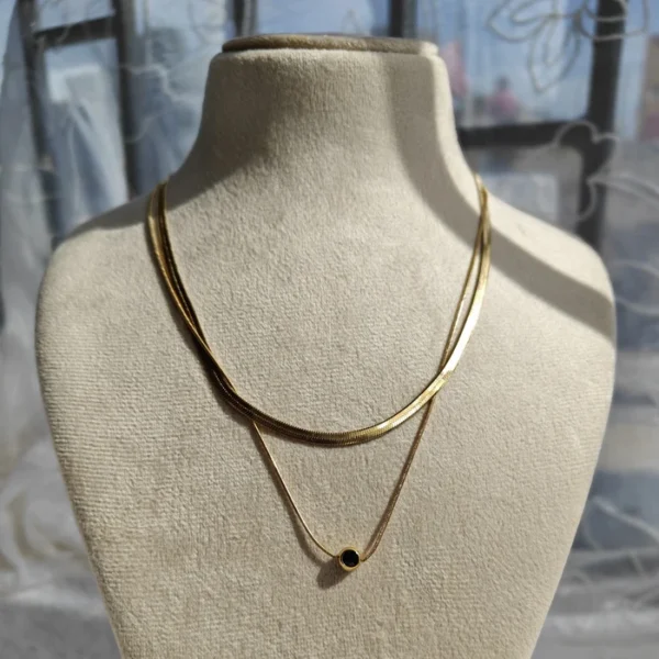 SNAKE DOUBLE LAYER STUD BLACK NECKLACE