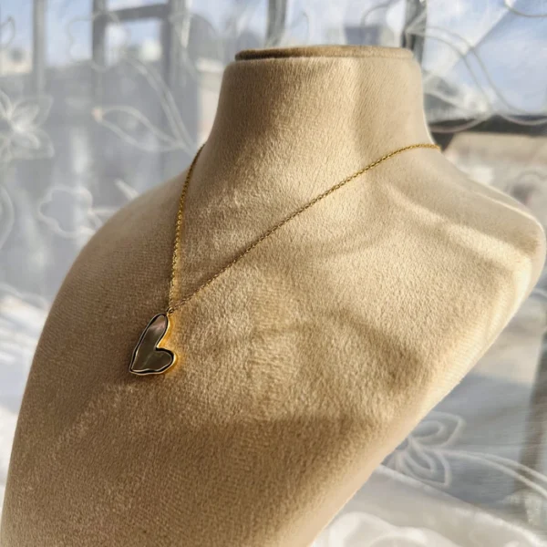 TITLED HEART NECKLACE - Image 3