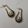 Oro Pearl Drops – Sculptural Gold Earrings with Pearl