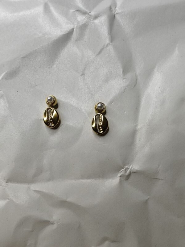 WhatsApp Image 2025-07-07 at 18.46.12_67627889 Zara Pearl Cowrie Stud Earrings