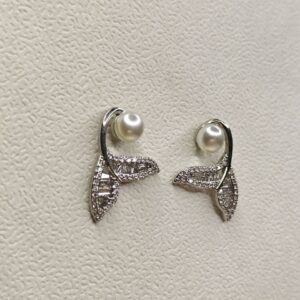 Leaf Pearl Stud Earrings
