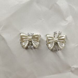 Leaf Pearl Stud Earrings