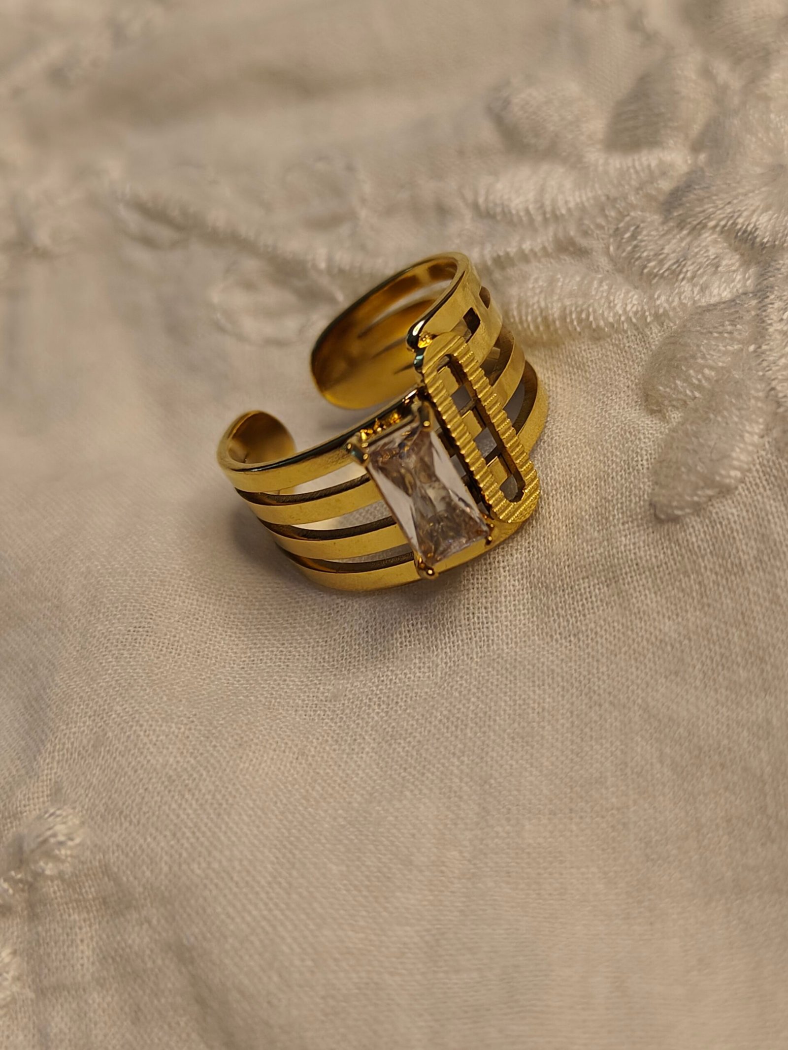 Skarra "Linear Prism" Structured Gold Ring